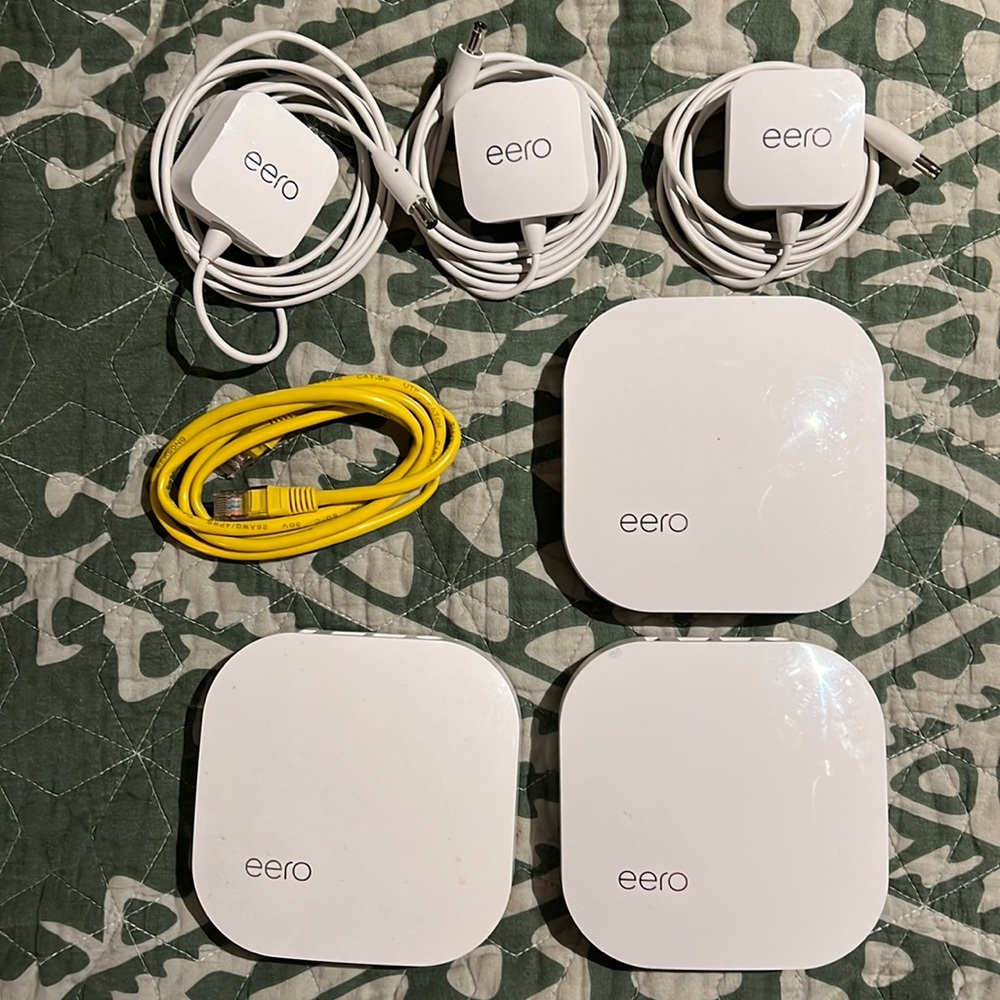 Eero WiFi Mesh Routers, model A010001 (1st Gen) - set of 3 w/power cords
